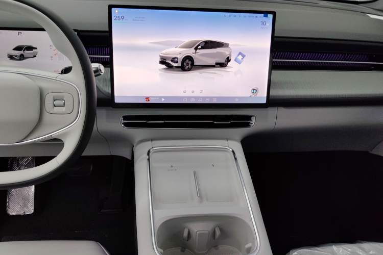 Used XPeng G6 2025 625 Long-Range Max Tech Edition Audio And AC Panel