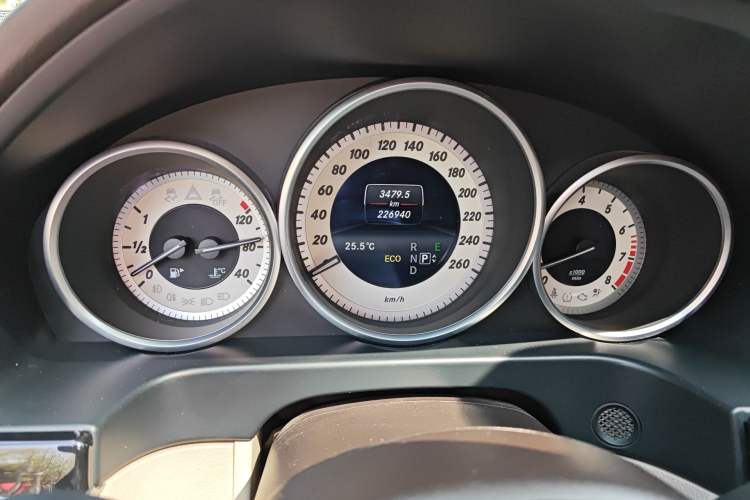 Used Mercedes-Benz E-Class 2015 E 260 L Sport & Fashion Model Odometer Close Up