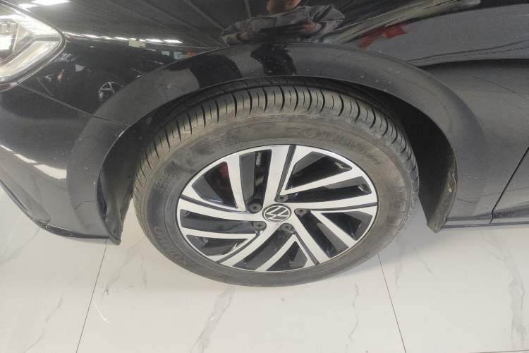 Used Volkswagen Lavida 2023 300TSI DSG Starry Full-Comfort Edition Left Front Wheel Hub