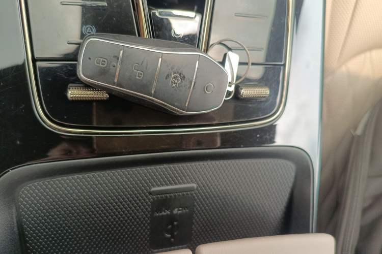 Used BYD Han 2024 EV Glory Edition 605KM Front-Wheel-Drive Premium Model Interior 1