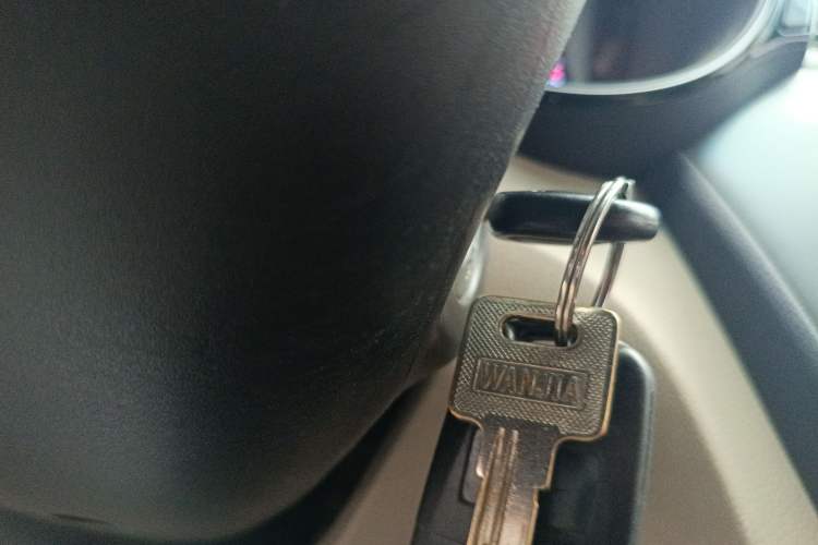 Used Kia K2 2011 Sedan 1.4L MT TOP