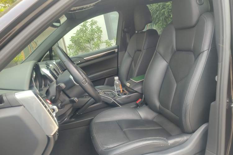 Used Porsche Cayenne 2014 Cayenne Platinum Edition 3.0T Left Front Seat