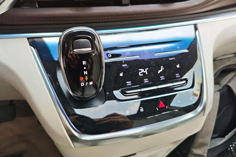 Used Buick GL8 2021 Land Cruiser Executive 652T Premium Model