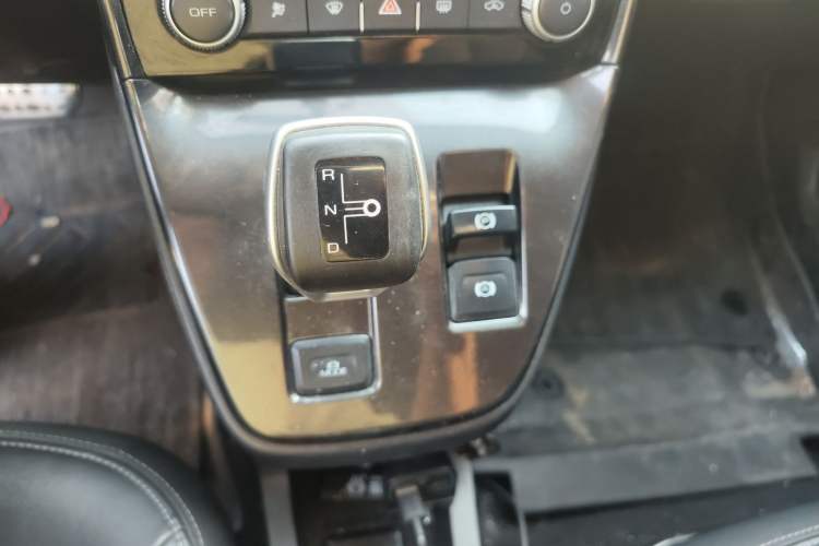 Used ORA iQ 2018 High-Range Version Smart Connectivity Model
