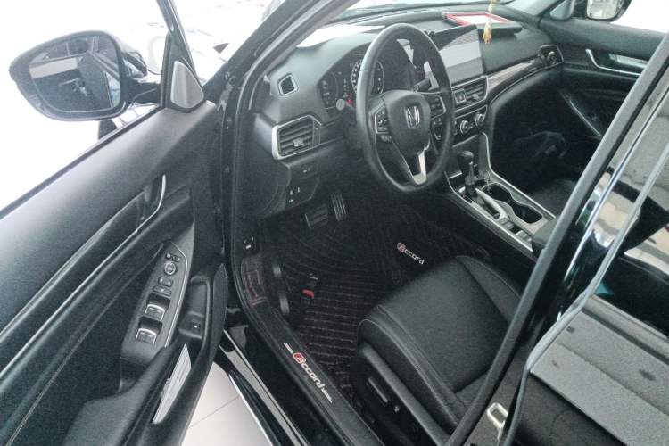 Used Honda Accord 2022 260TURBO Phantom Night · Prestige Edition Driver Seat