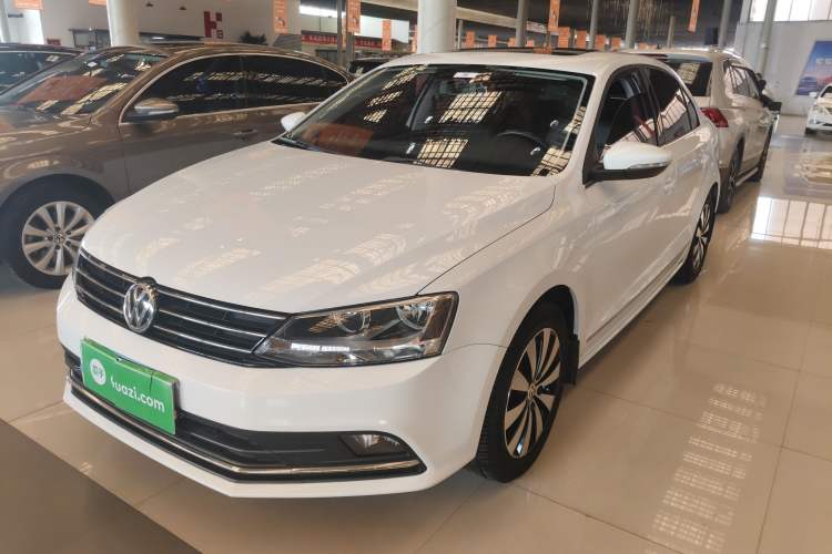 Used Volkswagen Sagitar 2017 230TSI Automatic Comfort Version