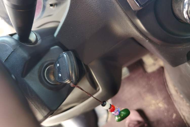 Used Jeep Compass 2013 2.0L two-wheel drive sport version
