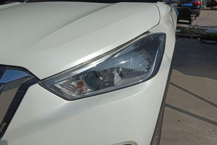 Used Nissan Kicks 2017 1.5L CVT Smart Drive Edition Left Front Headlight