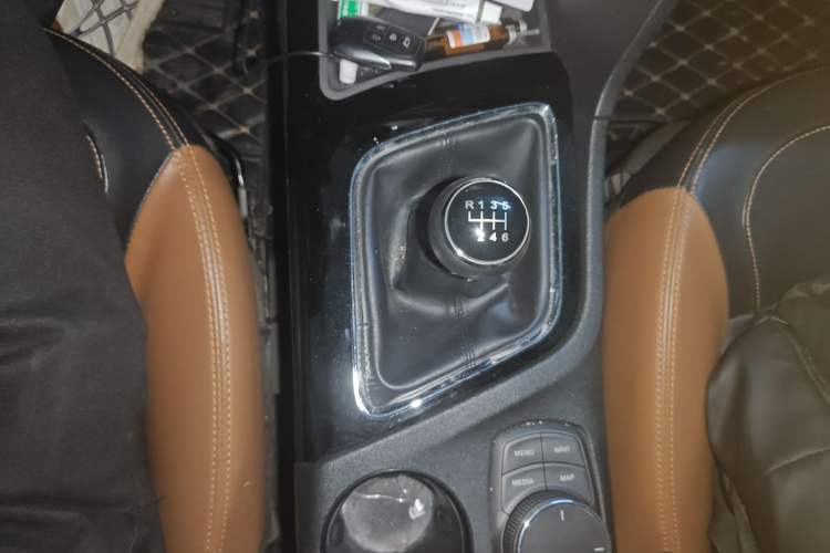 Used Soueast DX7 2016 1.5T Manual Triumph Edition
