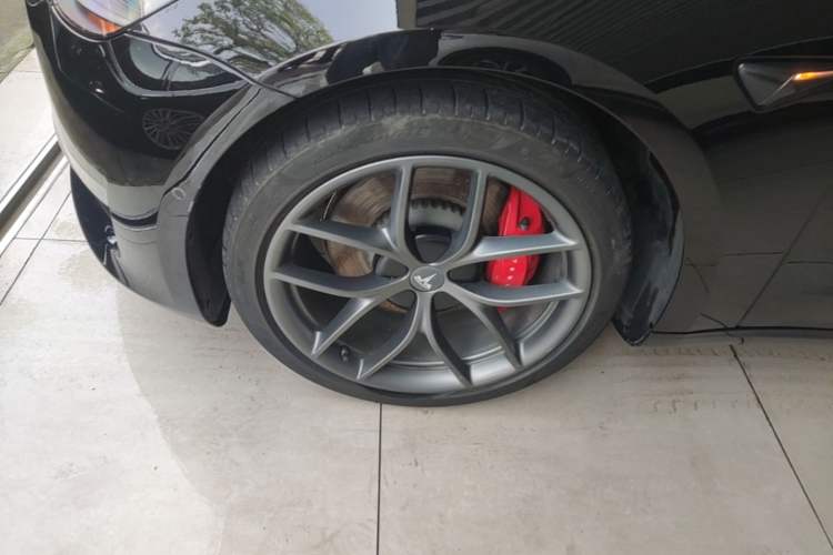 Used Tesla Model 3 2022 Performance High-Performance All-Wheel-Drive Version Left Front Wheel Hub