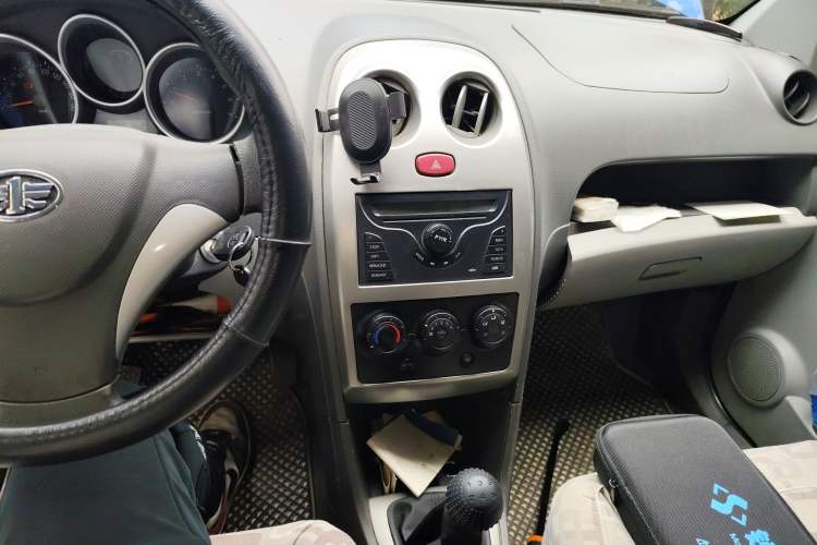 Used FAW Weizhi V2 2010 1.3L Manual Comfort Edition
