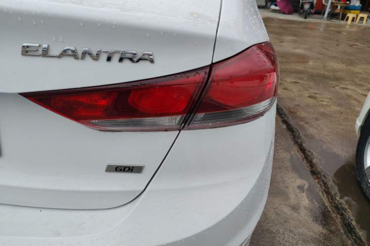 Used Hyundai Elantra (6th Generation / Lingdong) 2018 1.6L Automatic 15th Anniversary Special Edition Right Rear Taillight