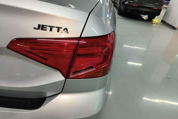 Used Volkswagen Jetta 2019 Dream Edition 1.4L Manual Fashion Version