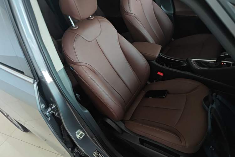 Used Buick GL6 2019 18T 6-Seater Connected Luxury Version China VI Standard
