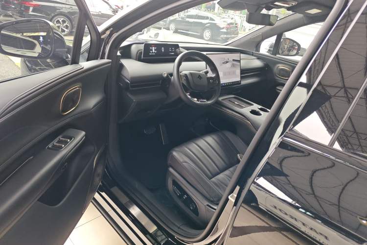 Used Hyptec HL 2025 700 Ultra Six-Seater All-Wheel-Drive LiDAR Version
