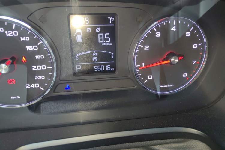 Used Roewe RX5 2016 20T Two-Wheel Drive Automatic Internet Smart Edition