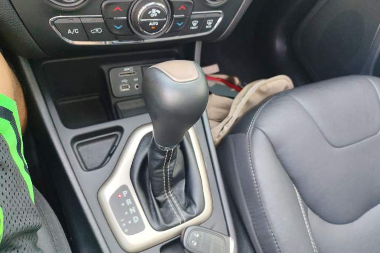 Used Jeep Cherokee 2016 2.4L Leading Smart Version