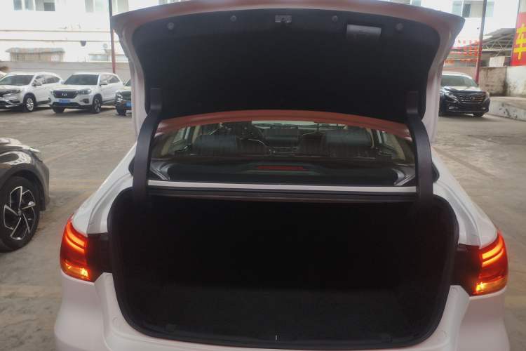 Used CHANGAN Ruicheng CC 2021 Blue Whale Edition 1.5T DCT Luxury Model Trunk