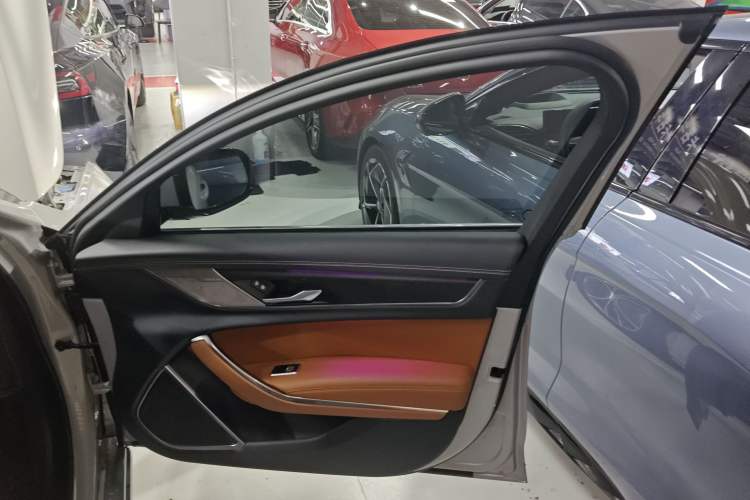 Used Jaguar XFL 2023 XFL 2.0T P250 Two-Wheel-Drive Elite Sport Edition