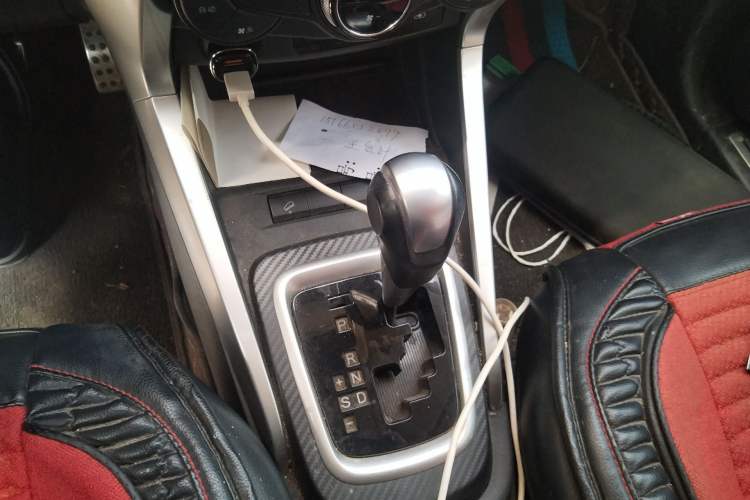 Used BYD Yuan 2017 1.5L Automatic Cool & Stylish Model Gear Lever