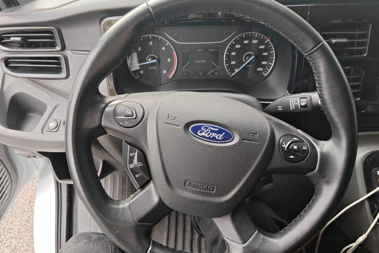 Used Ford Transit Custom 2021 2.2T Automatic Logistics Vehicle Pro Long Wheelbase 7 Seats Mid-Roof China VI Standard
