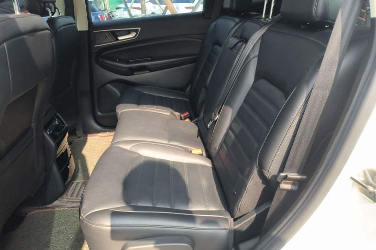 Used Ford Edge 2018 EcoBoost 245 Two-Wheel-Drive Platinum Edition 7-Seater China V Emission Standard