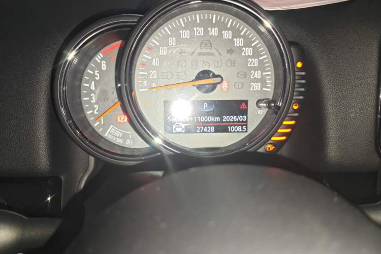 Used MINI Countryman 2017 1.5T COOPER ALL4 Odometer Close Up