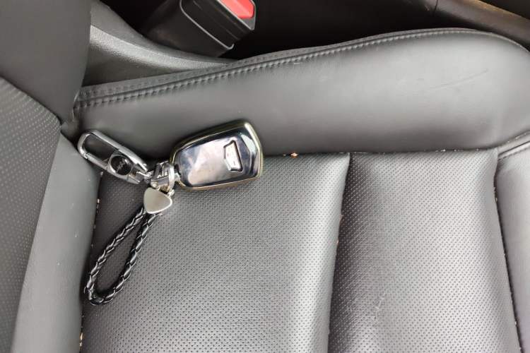 Used Cadillac XT5 2018 25T Luxury Model Vehicle Key