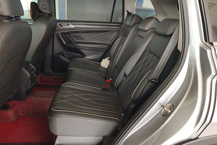 Used Volkswagen Tiguan L 2022 330TSI Automatic Two-Wheel Drive Smart Edition Left Rear Seat