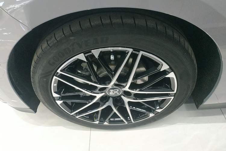 Used BYD Han 2024 EV Glory Edition 605KM Front-Wheel-Drive Premium Model