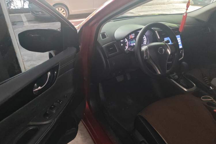 Used Nissan Tiida 2016 1.6L CVT Cool Dynamic Edition Driver Seat