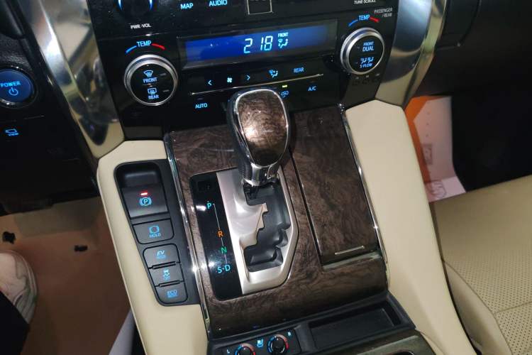 Used Toyota Vellfire 2021 Crown Dual-Engine 2.5L HV Prestige Edition Gear Lever