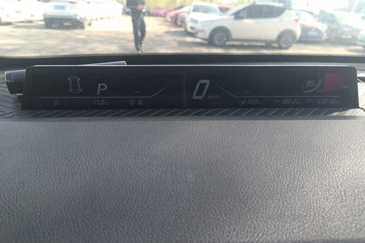 Used NETA V 2021 Long-Range Entertainment Edition Instrument Cluster