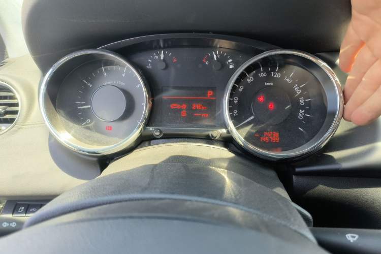 Used Peugeot 3008 2015 2.0L Automatic Classic Edition Instrument Cluster