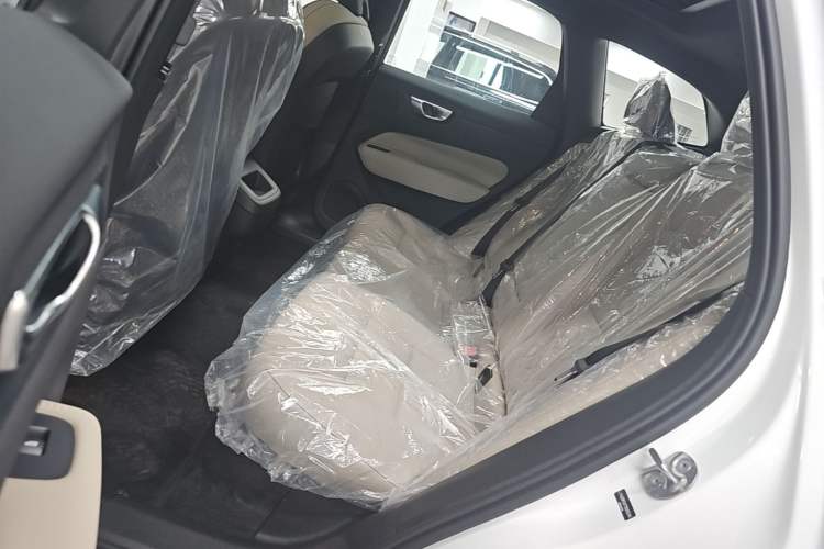 Used Volvo XC60 2026 B5 4x4 Smart Luxury Edition Left Rear Seat