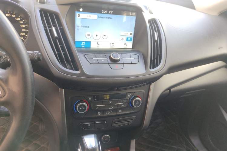 Used Ford Kuga 2019 EcoBoost 180 Two-Wheel-Drive Platinum Edition China V Standard Audio And AC Panel