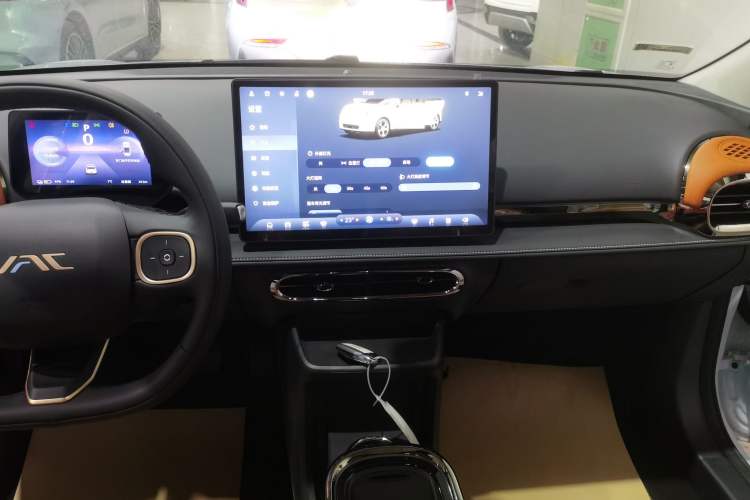 Used JAC Yiwei 3 2025 330km Trendy Delight Version
