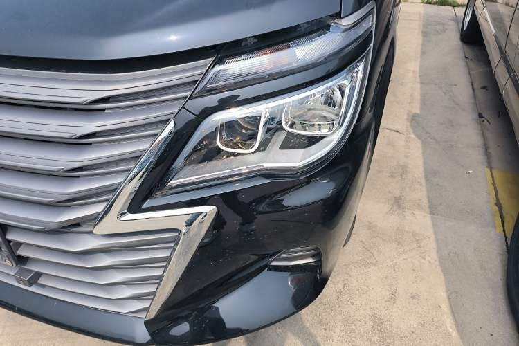 Used FORTHING Lingzhi 2024 M5L 1.5T Manual Base Model 7 Seats