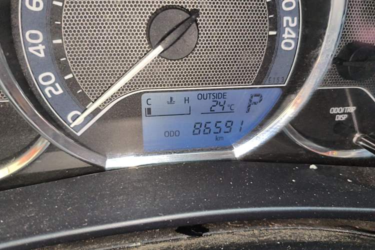 Used Toyota Levin 2014 1.6G CVT Elite Edition Odometer Close Up