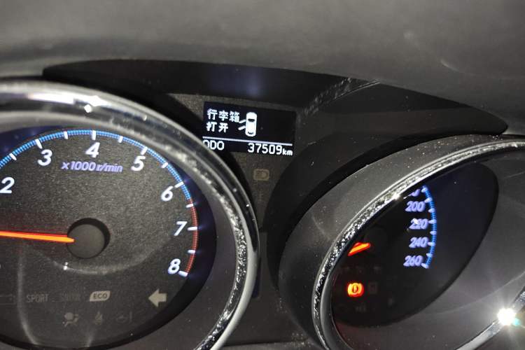 Used Toyota Reiz 2012 2.5V Fengdu Elite Stylish Edition Odometer Close Up