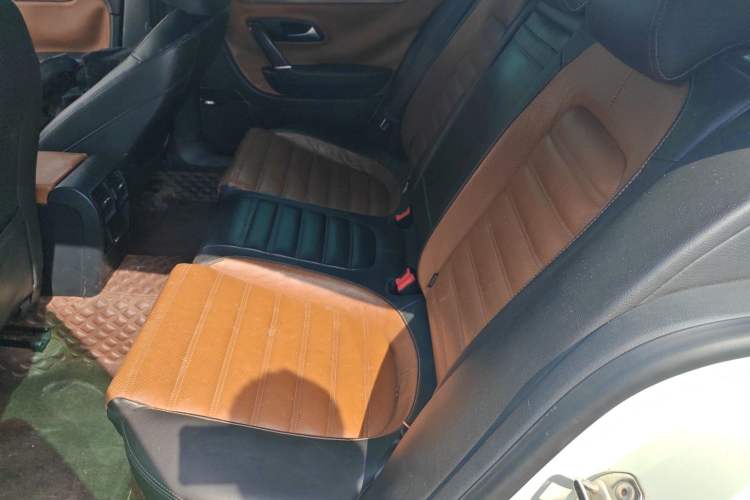 Used Volkswagen FAW-Volkswagen CC 2013 2.0 TSI Prestige Model Left Rear Seat