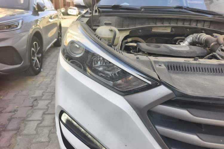 Used Hyundai Tucson 2018 1.6T Dual-Clutch Two-Wheel Drive 15th Anniversary Special Edition