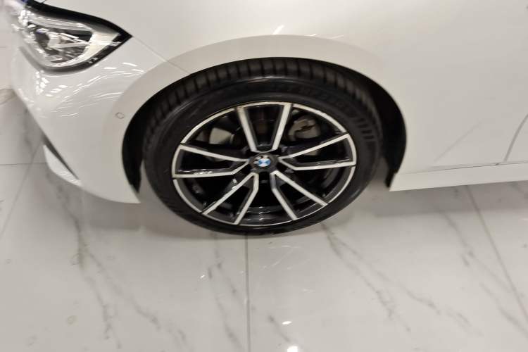 Used BMW 3 Series 2020 325Li M Sport Package Left Front Wheel Hub