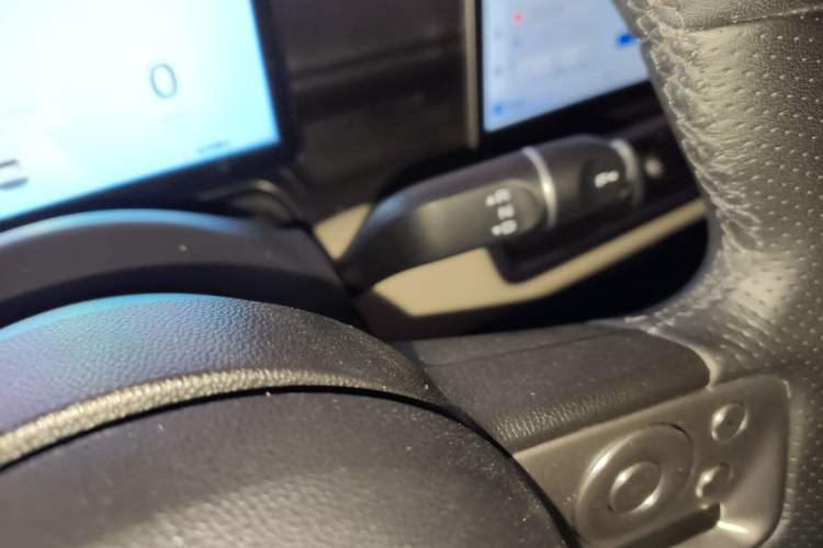 Used Wuling Bingo PLUS 2024 510 km Flagship Edition Four-Seater Version Gear Lever