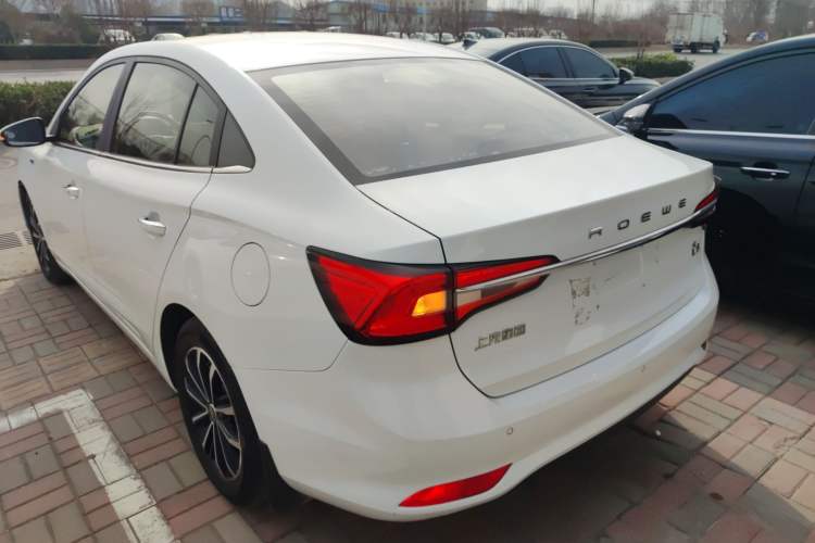 Used Roewe i5 2020 1.5L Manual 4G Connect Leehao Flagship Edition Exterior 2