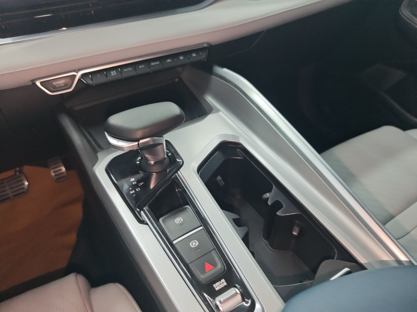 Geely Auto Preface 2023 2.0TD Prestige Version — снимка 16
