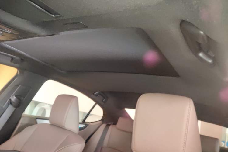 Used Lexus ES 2025 300h Deluxe Edition
