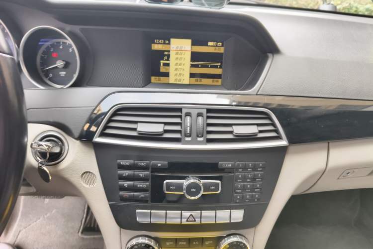 Used Mercedes-Benz C-Class 2011 C 180K Classic model
