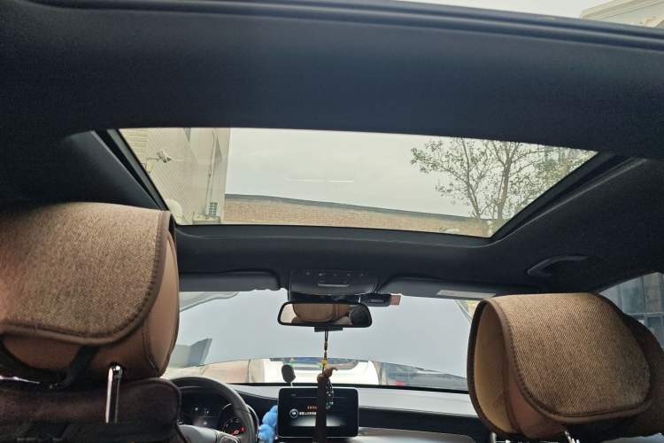 Used Mercedes-Benz GLC 2016 GLC 300 4MATIC Luxury Model Headliner