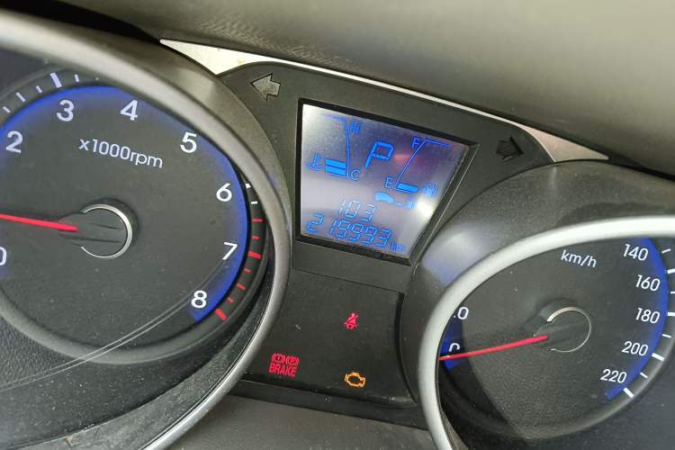 Used Hyundai ix35 2012 2.0L Automatic 4x4 Prestige Edition GLS Odometer Close Up